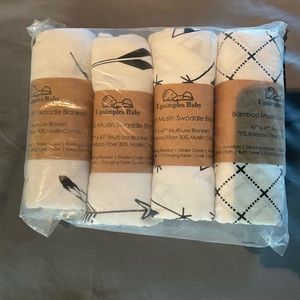 Baby swaddles
